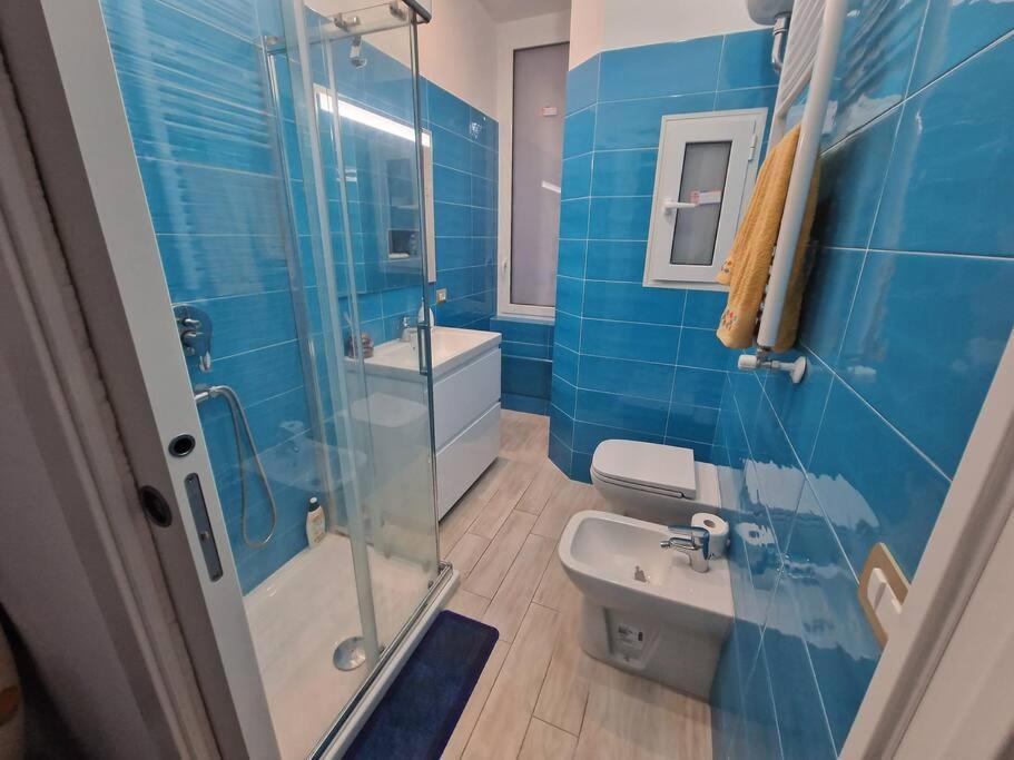 Pastel Blue House X 5 People In Corso Above Metro Montesanto Apartment Naples Exterior photo