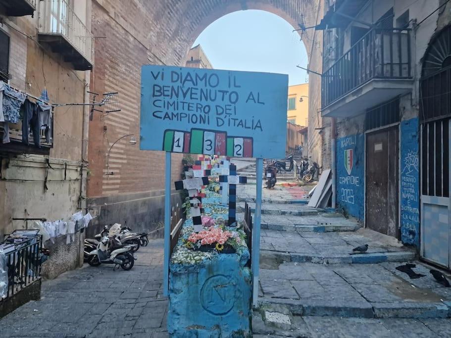 Pastel Blue House X 5 People In Corso Above Metro Montesanto Apartment Naples Exterior photo