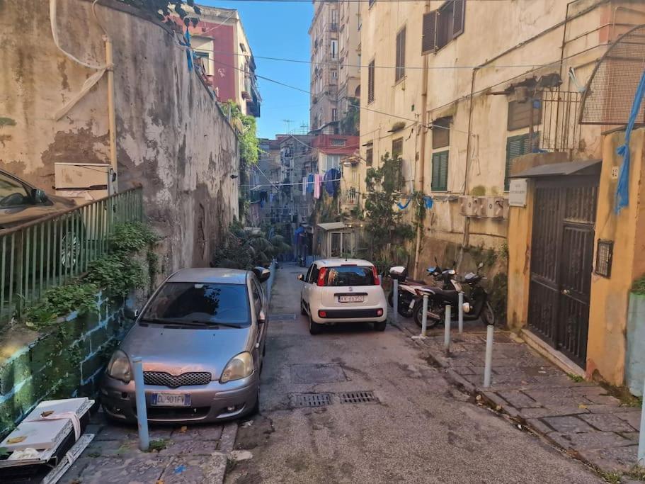 Pastel Blue House X 5 People In Corso Above Metro Montesanto Apartment Naples Exterior photo