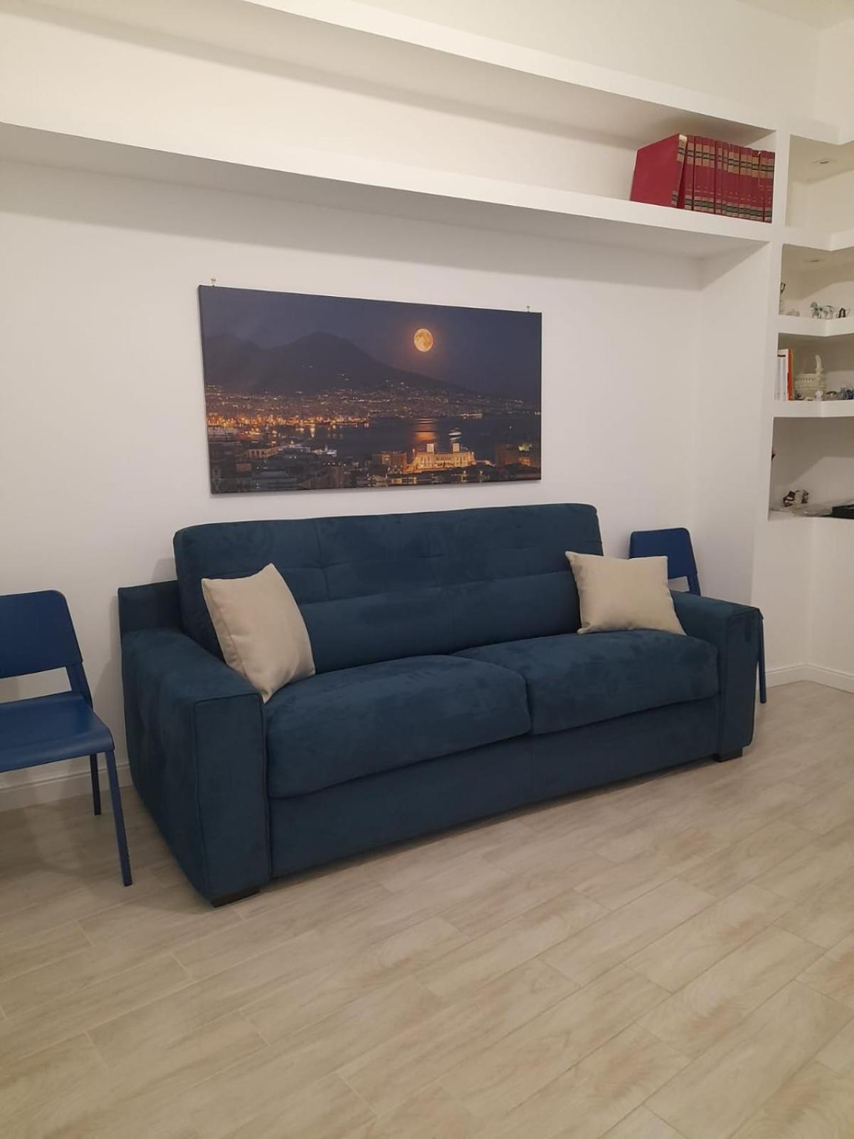 Pastel Blue House X 5 People In Corso Above Metro Montesanto Apartment Naples Exterior photo